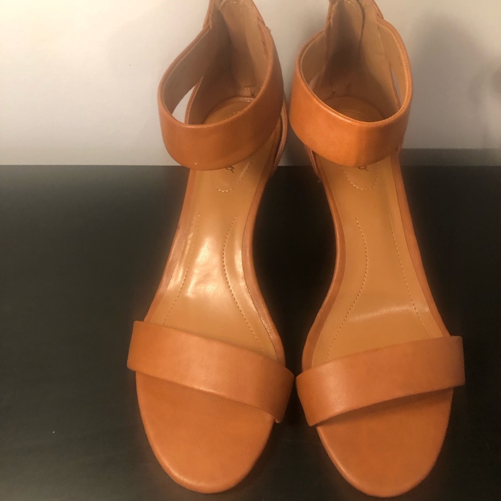 Style and Co. Leather Pumps size 8